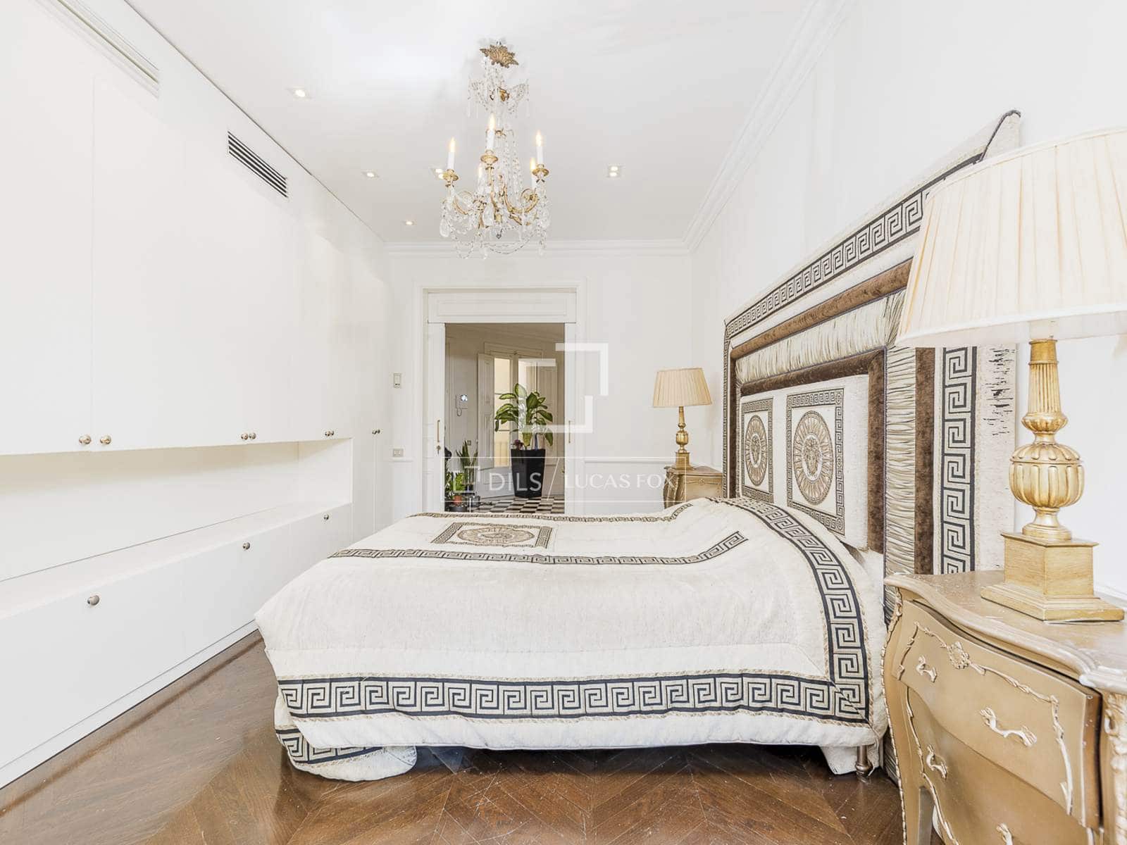 4 soveværelse Lejlighed til salg i Barcelona by - € 1.650.000 (Ref: 9981548)