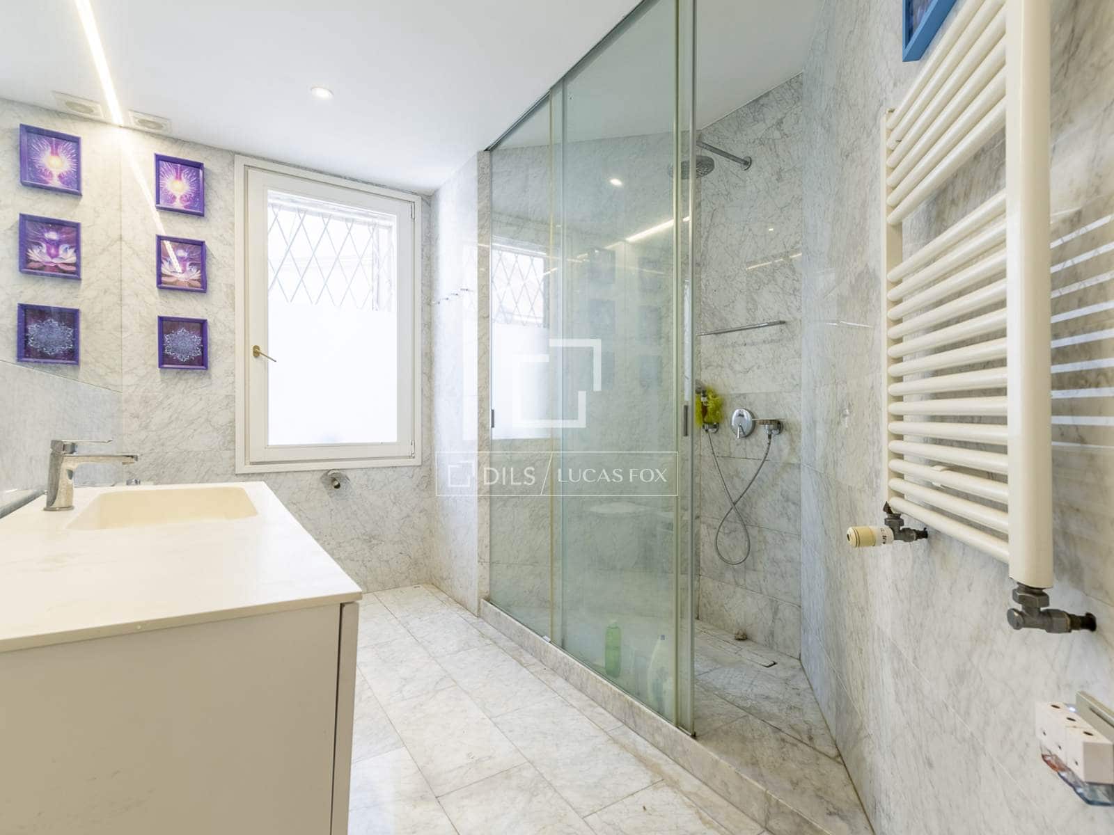 4 soveværelse Lejlighed til salg i Barcelona by - € 1.650.000 (Ref: 9981548)