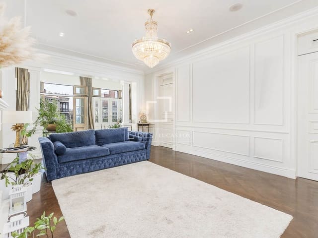 4 soveværelse Lejlighed til salg i Barcelona by - € 1.650.000 (Ref: 9981548)