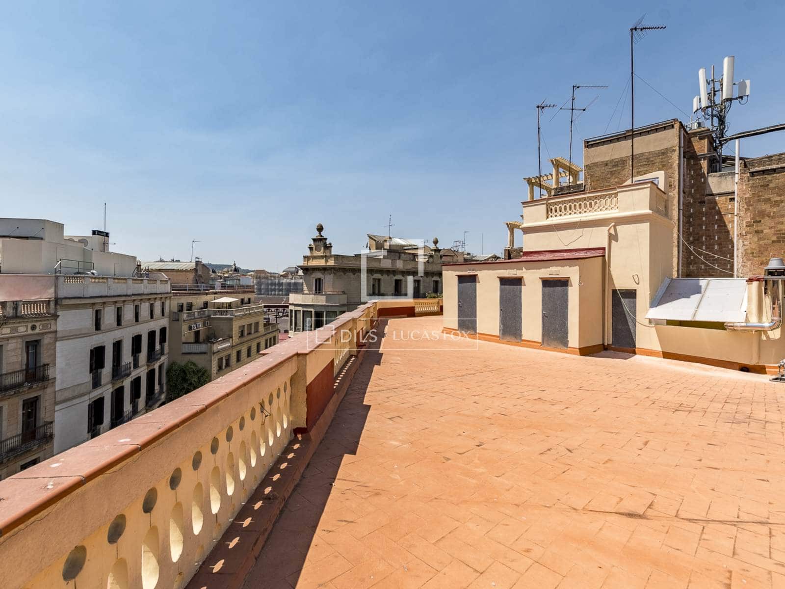 4 soveværelse Lejlighed til salg i Barcelona by - € 1.650.000 (Ref: 9981548)