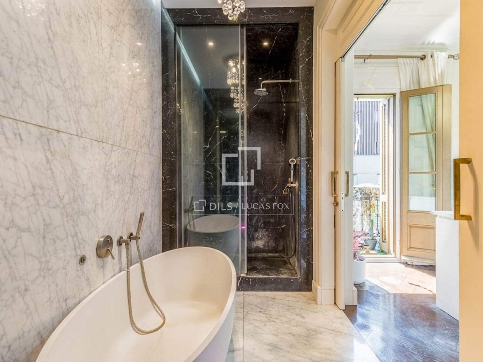 4 soveværelse Lejlighed til salg i Barcelona by - € 1.650.000 (Ref: 9981548)