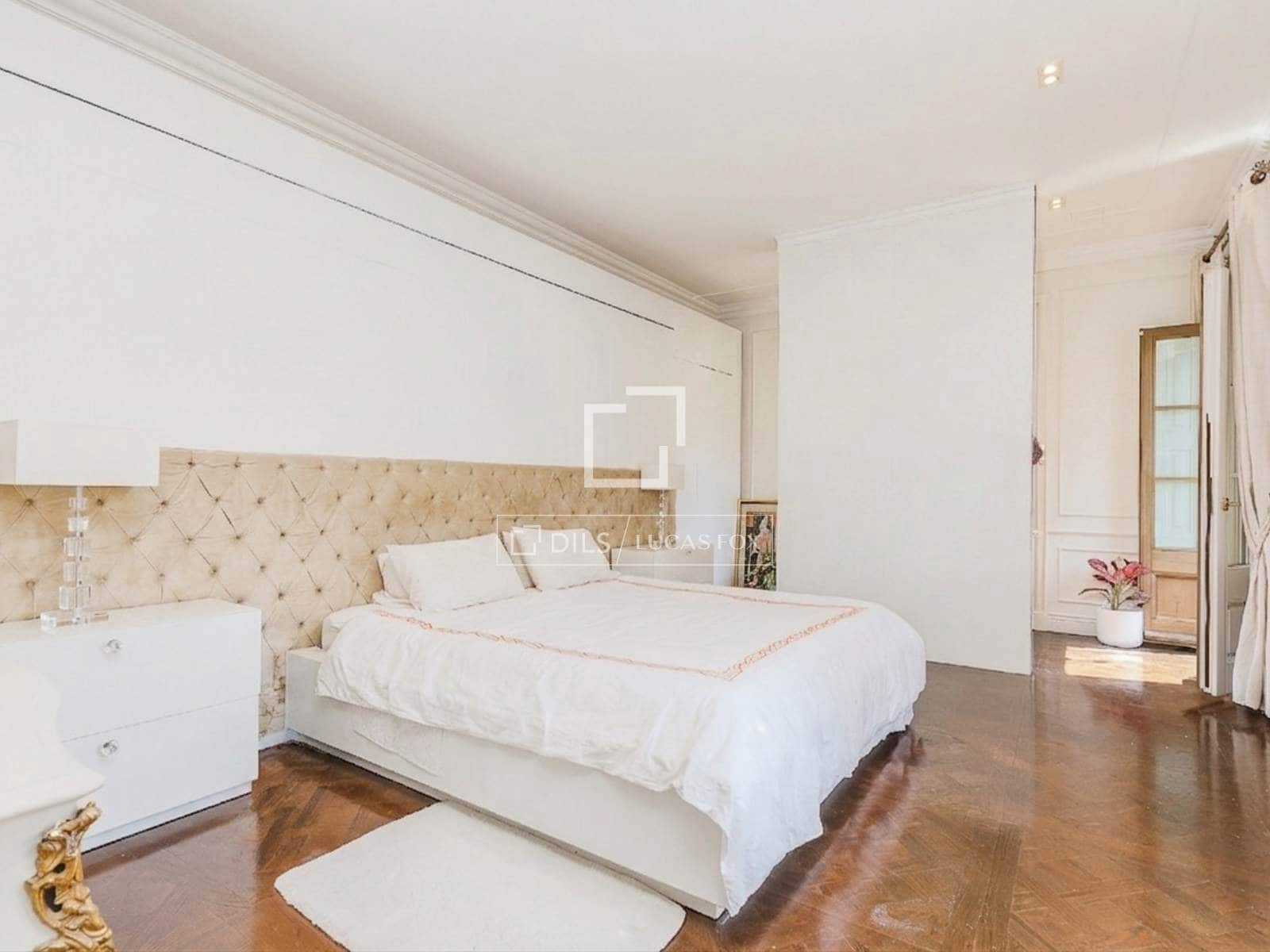 4 soveværelse Lejlighed til salg i Barcelona by - € 1.650.000 (Ref: 9981548)