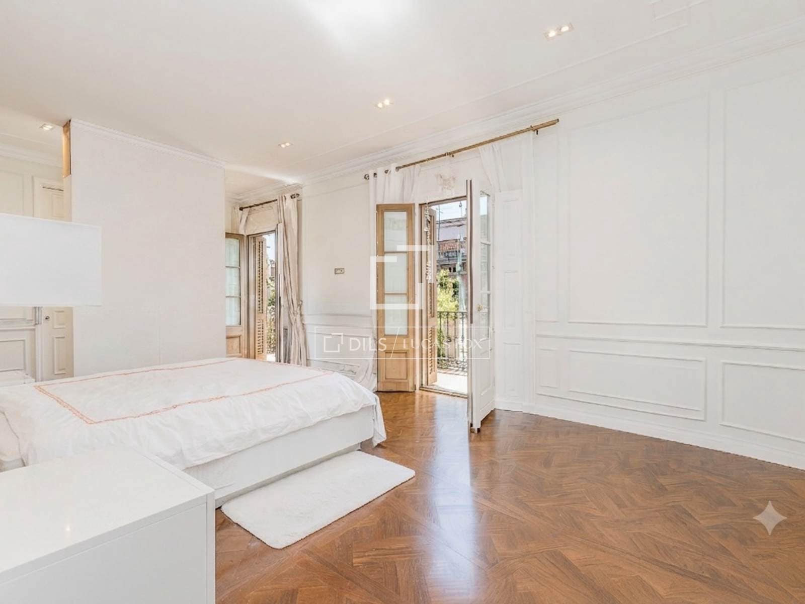 4 soveværelse Lejlighed til salg i Barcelona by - € 1.650.000 (Ref: 9981548)