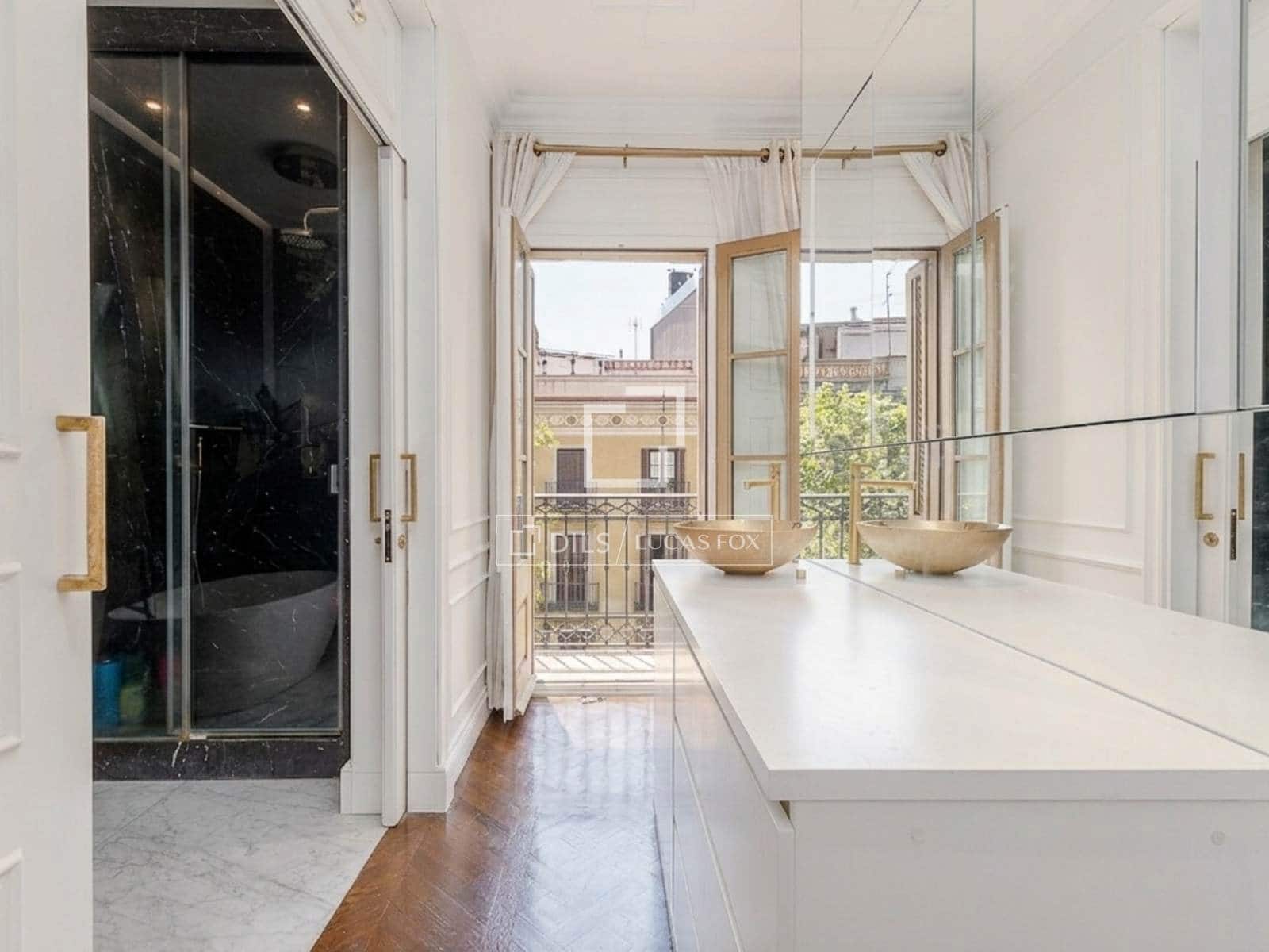 4 soveværelse Lejlighed til salg i Barcelona by - € 1.650.000 (Ref: 9981548)