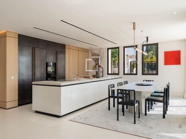 5 sypialnia Willa na sprzedaż w Marbella z basenem garażem - 14 900 000 € (Ref: 9981625)