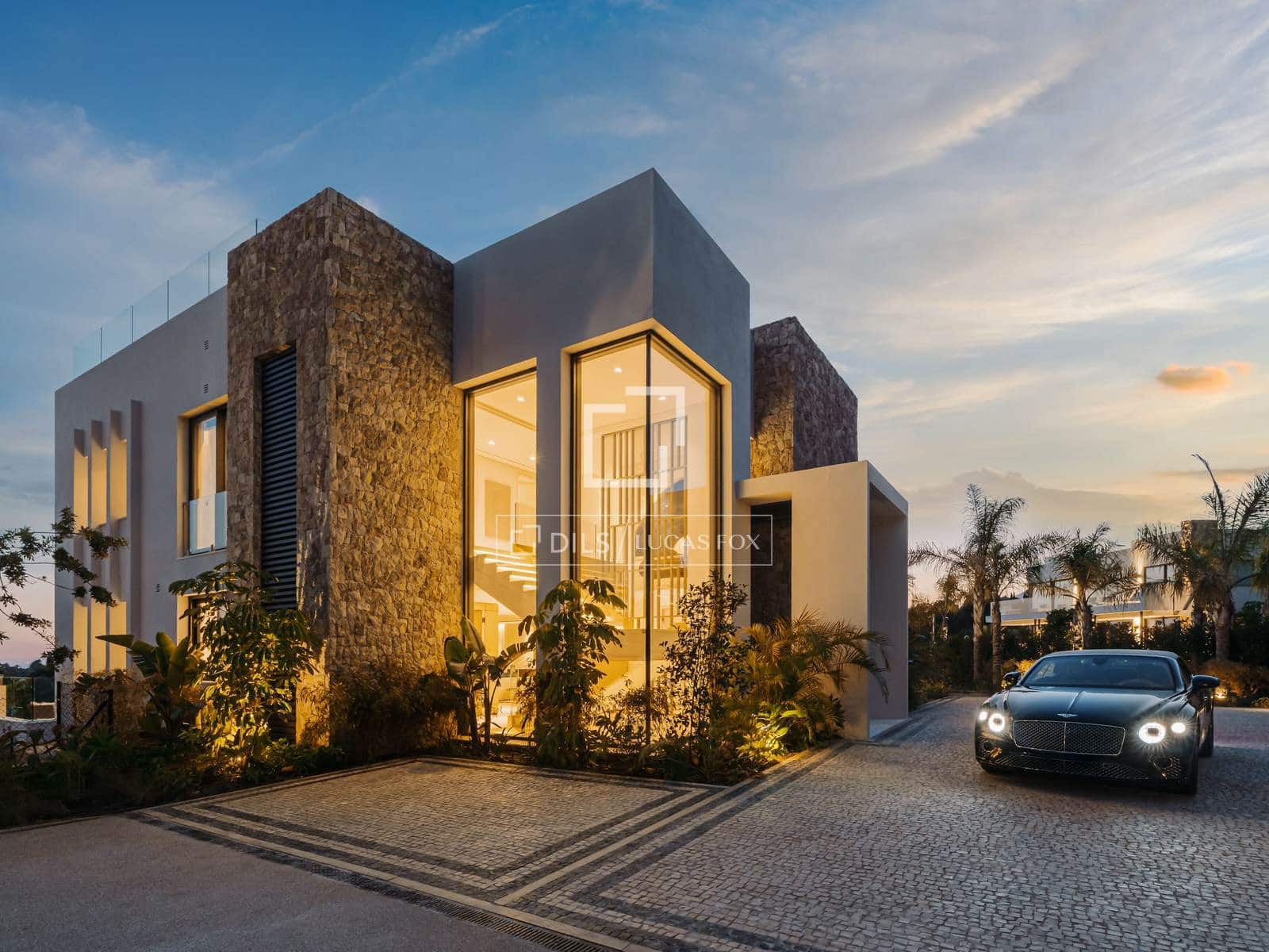 5 sypialnia Willa na sprzedaż w Marbella z basenem garażem - 14 900 000 € (Ref: 9981625)