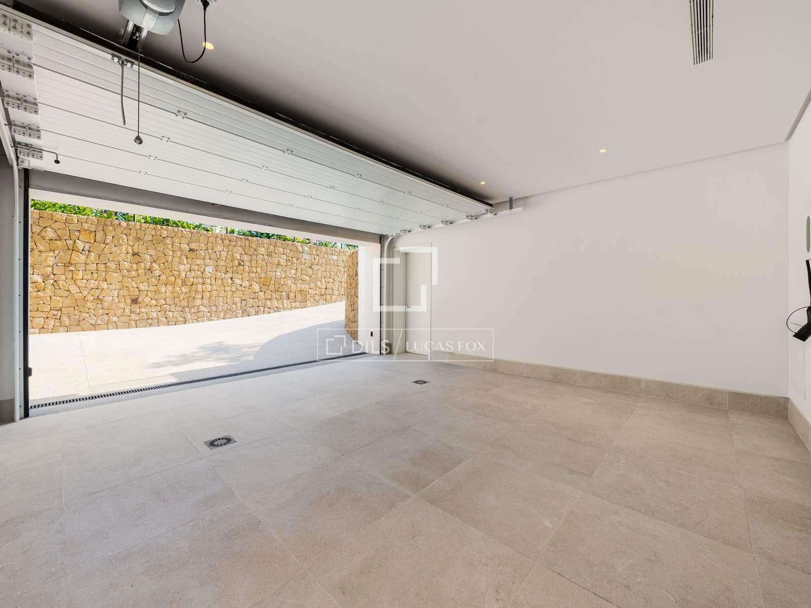 5 sypialnia Willa na sprzedaż w Marbella z basenem garażem - 14 900 000 € (Ref: 9981625)
