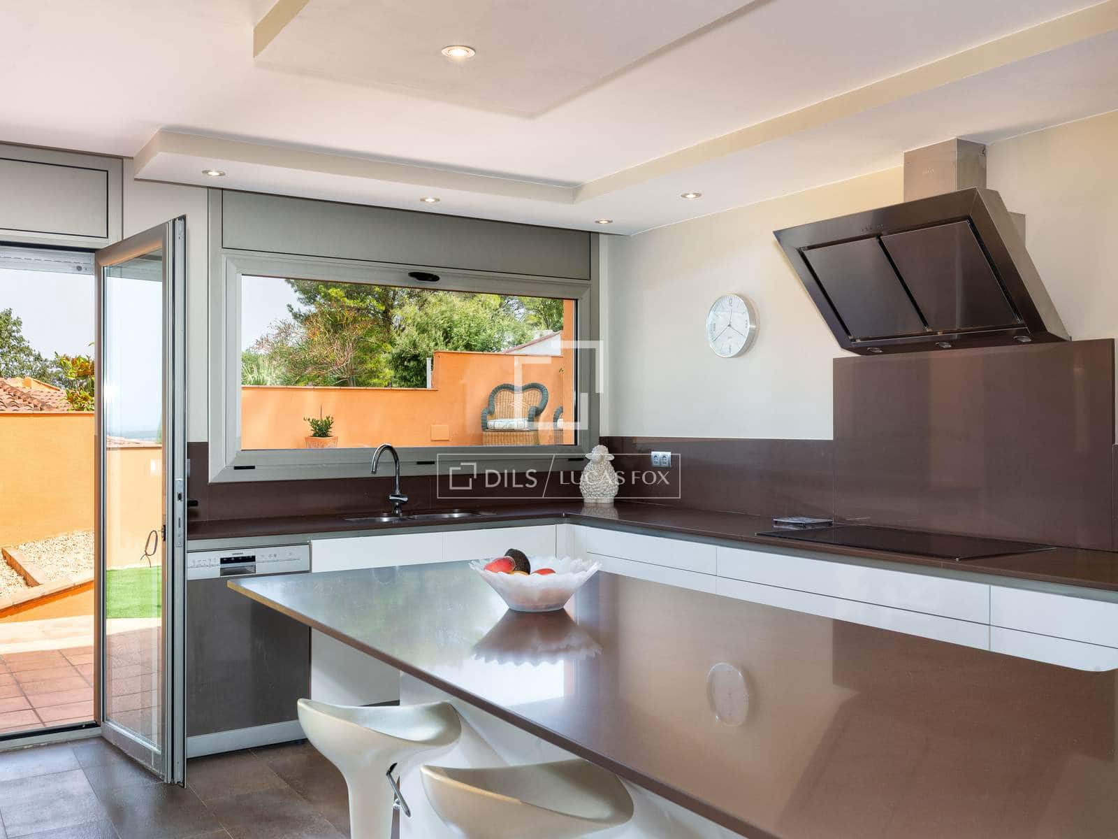 5 bedroom Villa for sale in Llafranc with pool garage - € 1,735,000 (Ref: 9981628)