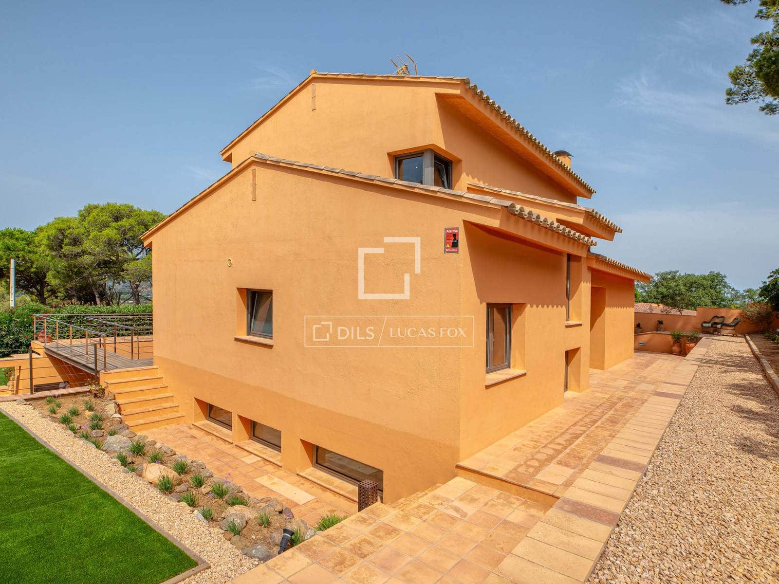 5 bedroom Villa for sale in Llafranc with pool garage - € 1,735,000 (Ref: 9981628)