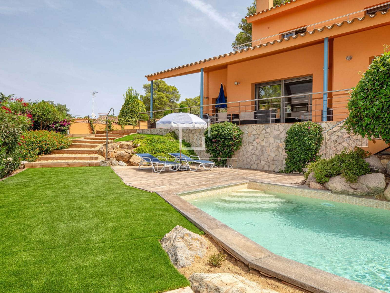 5 bedroom Villa for sale in Llafranc with pool garage - € 1,735,000 (Ref: 9981628)