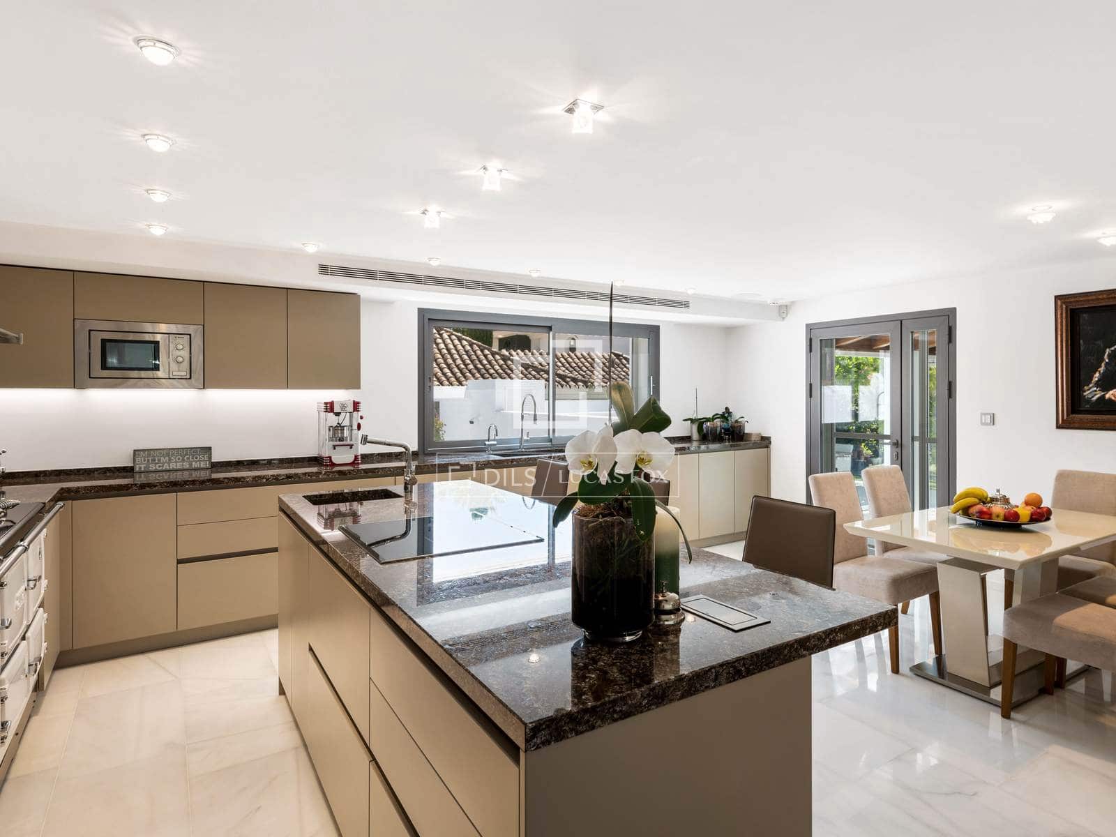 6 slaapkamer Villa te koop in Marbella met zwembad garage - € 8.950.000 (Ref: 9982939)
