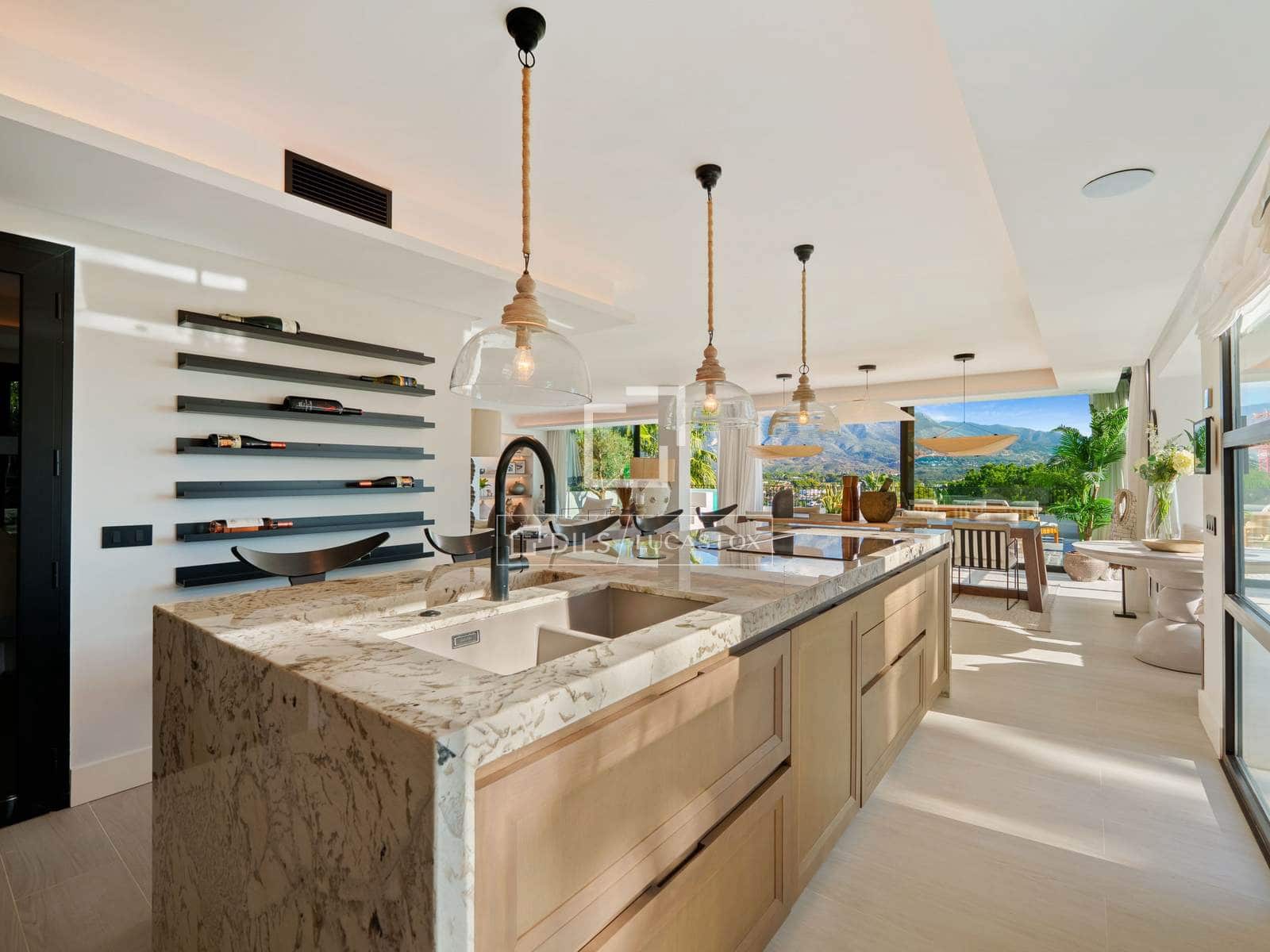 6 bedroom Villa for sale in Marbella with pool garage - € 9,950,000 (Ref: 9982940)