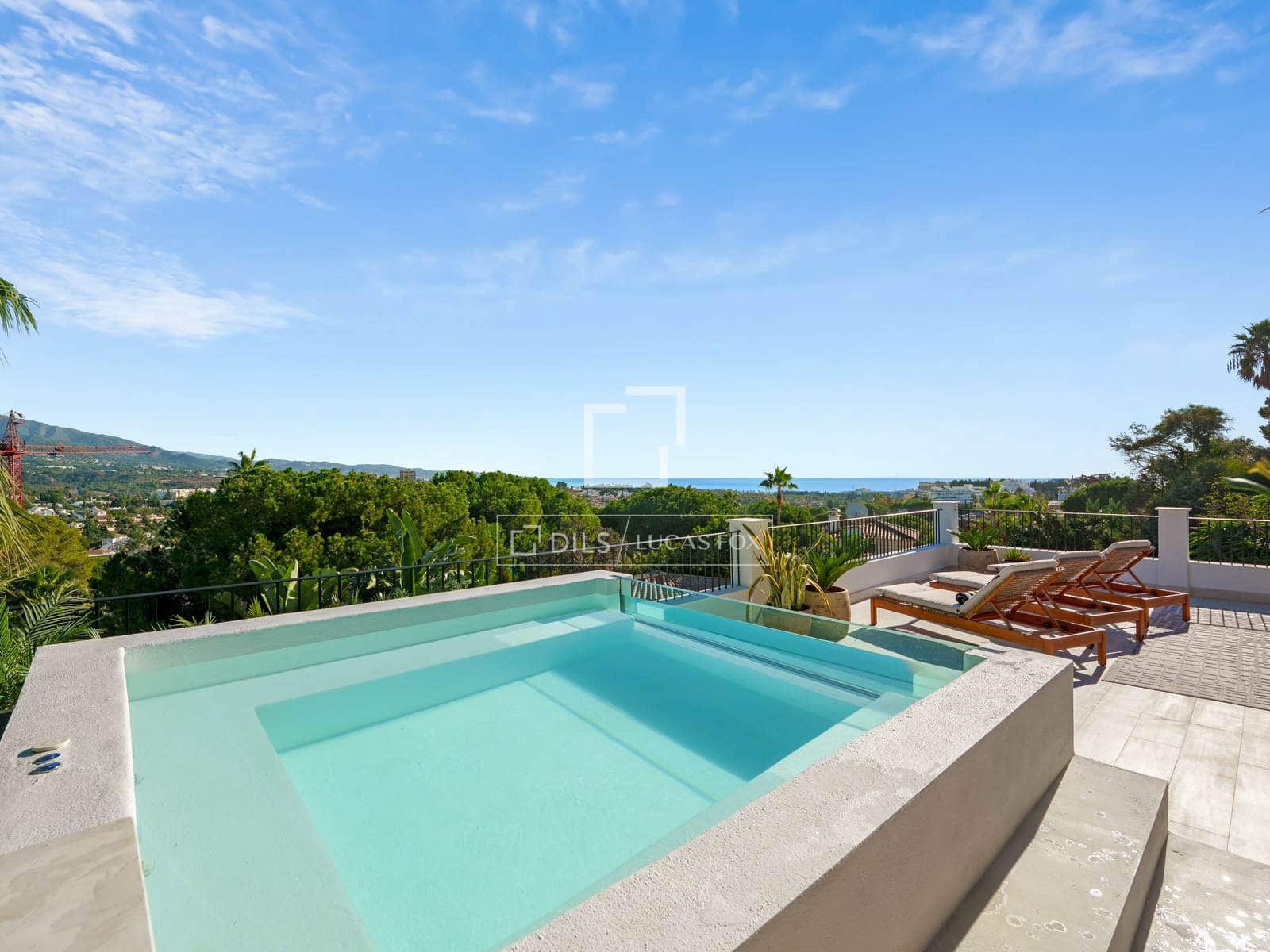 6 bedroom Villa for sale in Marbella with pool garage - € 9,950,000 (Ref: 9982940)