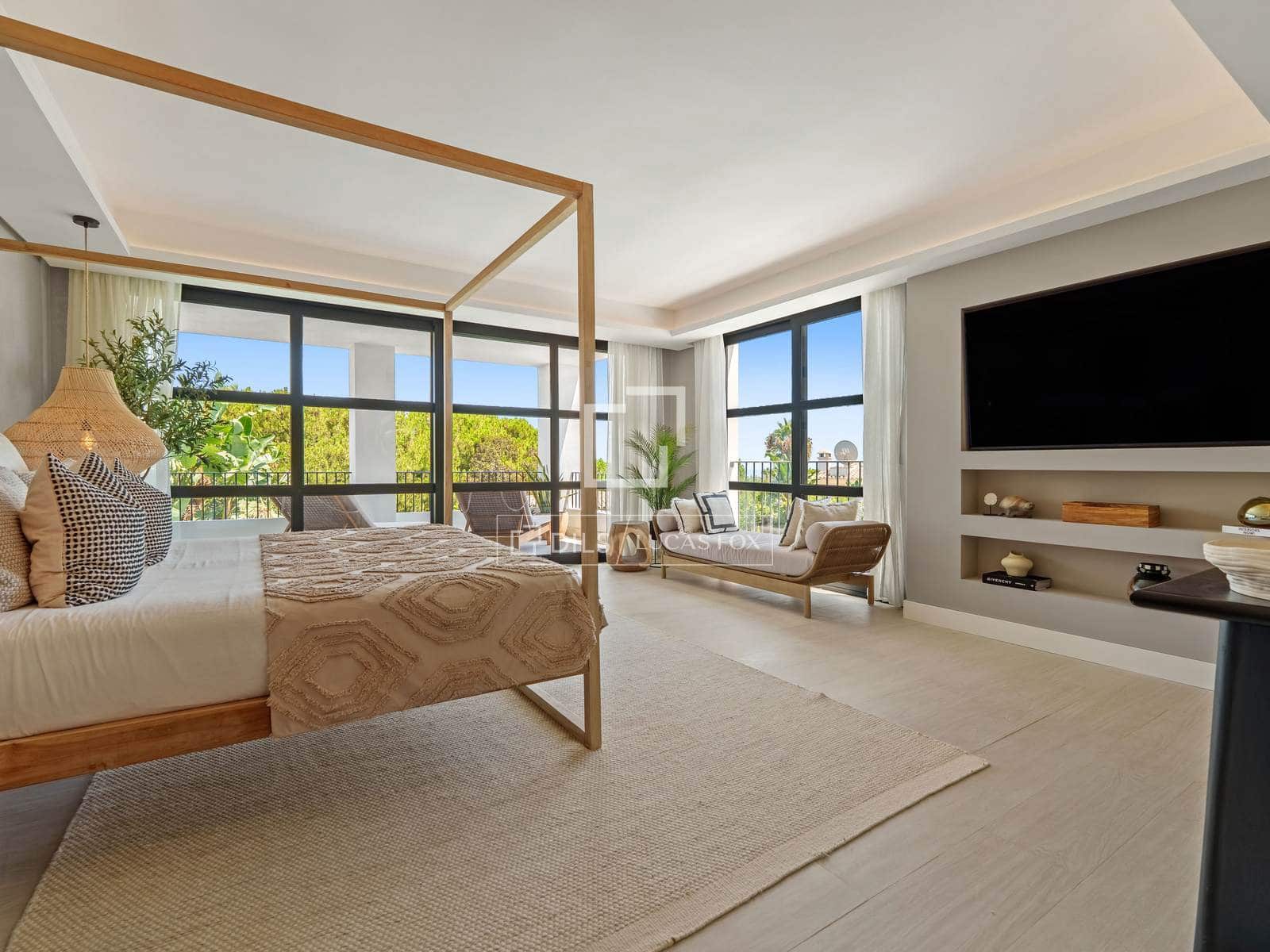 6 bedroom Villa for sale in Marbella with pool garage - € 9,950,000 (Ref: 9982940)