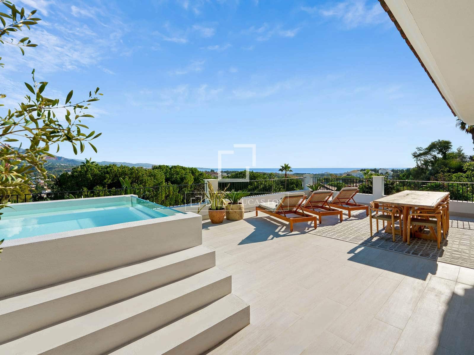 6 bedroom Villa for sale in Marbella with pool garage - € 9,950,000 (Ref: 9982940)