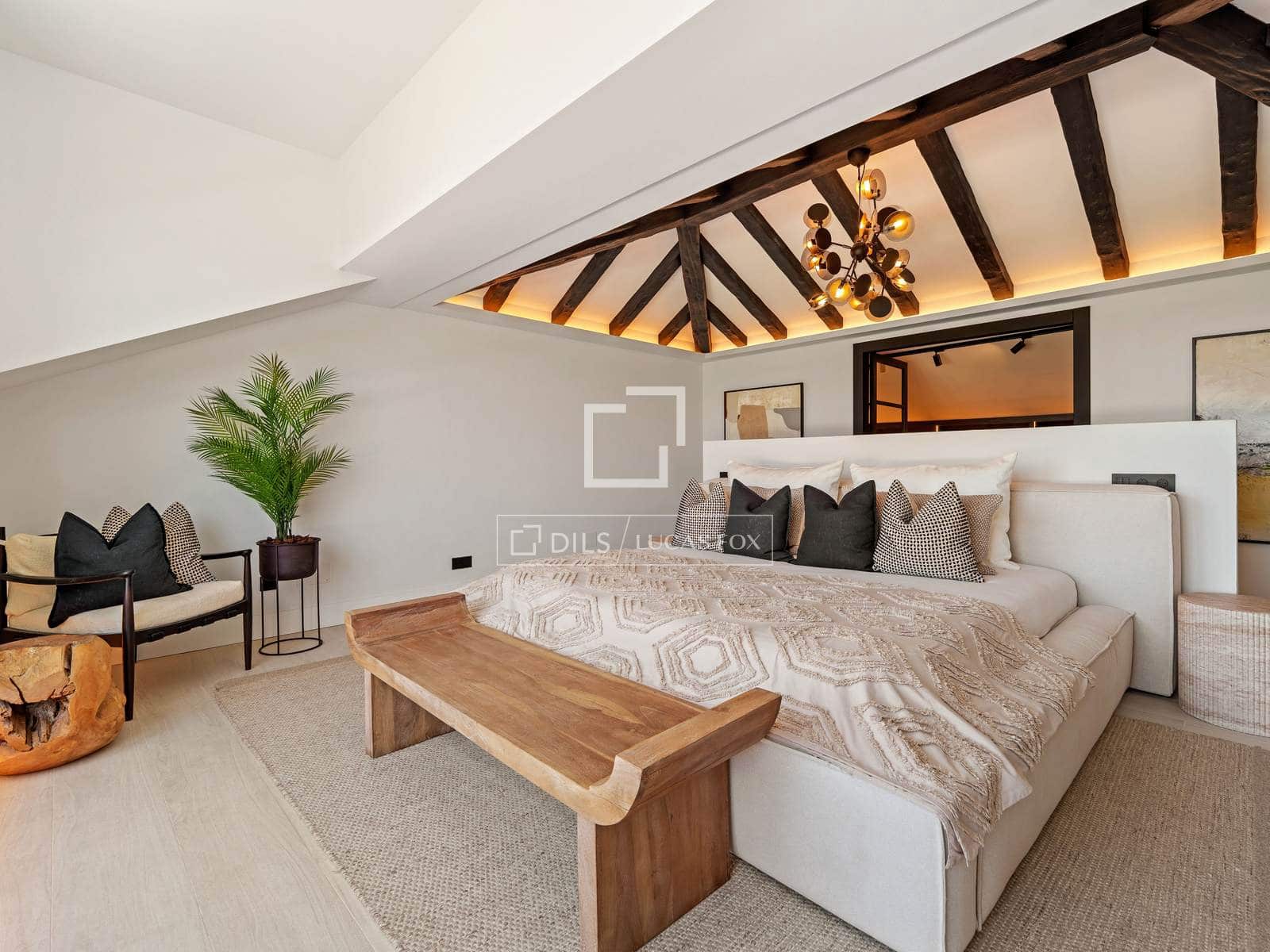 6 bedroom Villa for sale in Marbella with pool garage - € 9,950,000 (Ref: 9982940)