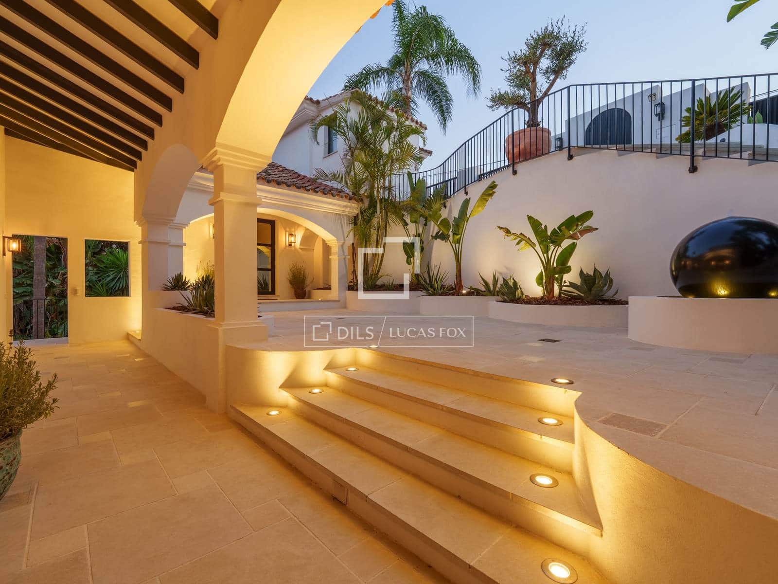 6 bedroom Villa for sale in Marbella with pool garage - € 9,950,000 (Ref: 9982940)