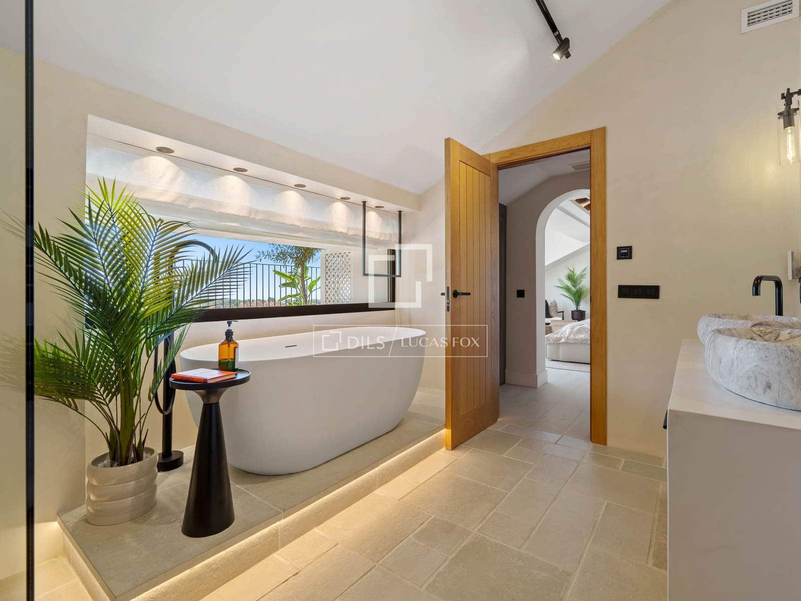 6 bedroom Villa for sale in Marbella with pool garage - € 9,950,000 (Ref: 9982940)
