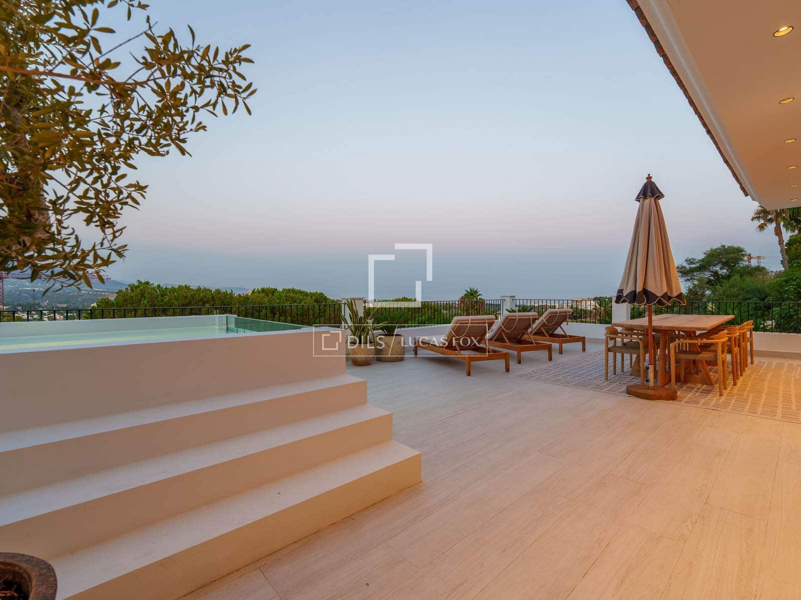 6 bedroom Villa for sale in Marbella with pool garage - € 9,950,000 (Ref: 9982940)