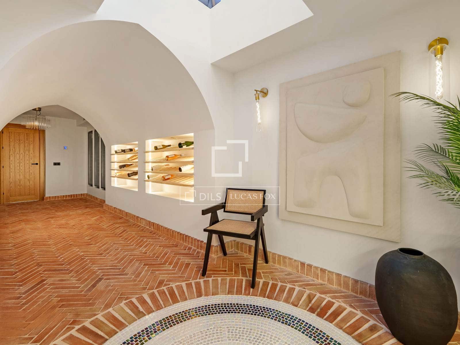 6 bedroom Villa for sale in Marbella with pool garage - € 9,950,000 (Ref: 9982940)