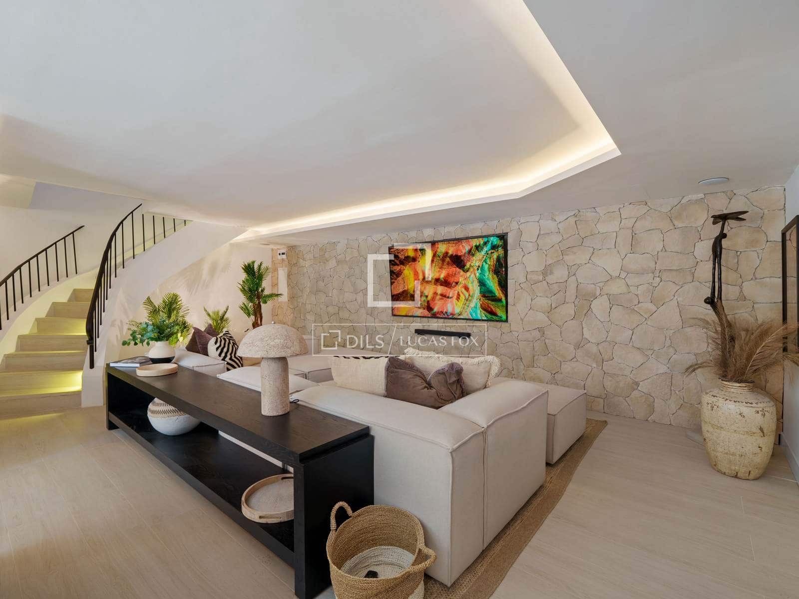 6 bedroom Villa for sale in Marbella with pool garage - € 9,950,000 (Ref: 9982940)