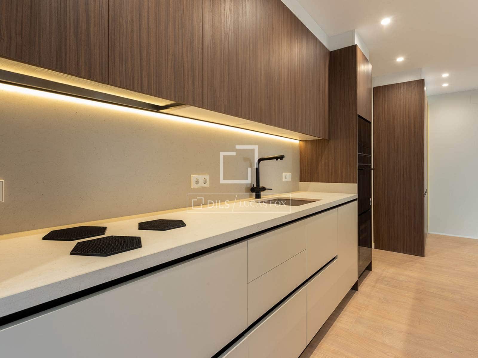 Apartamento de 5 habitaciones en Barcelona ciudad en alquiler con garaje - 7.900 € (Ref: 9983318)