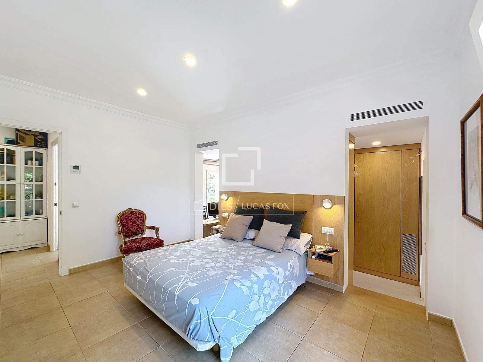 4 bedroom Villa for sale in Ciutadella de Menorca with pool garage - € 1,175,000 (Ref: 9983319)