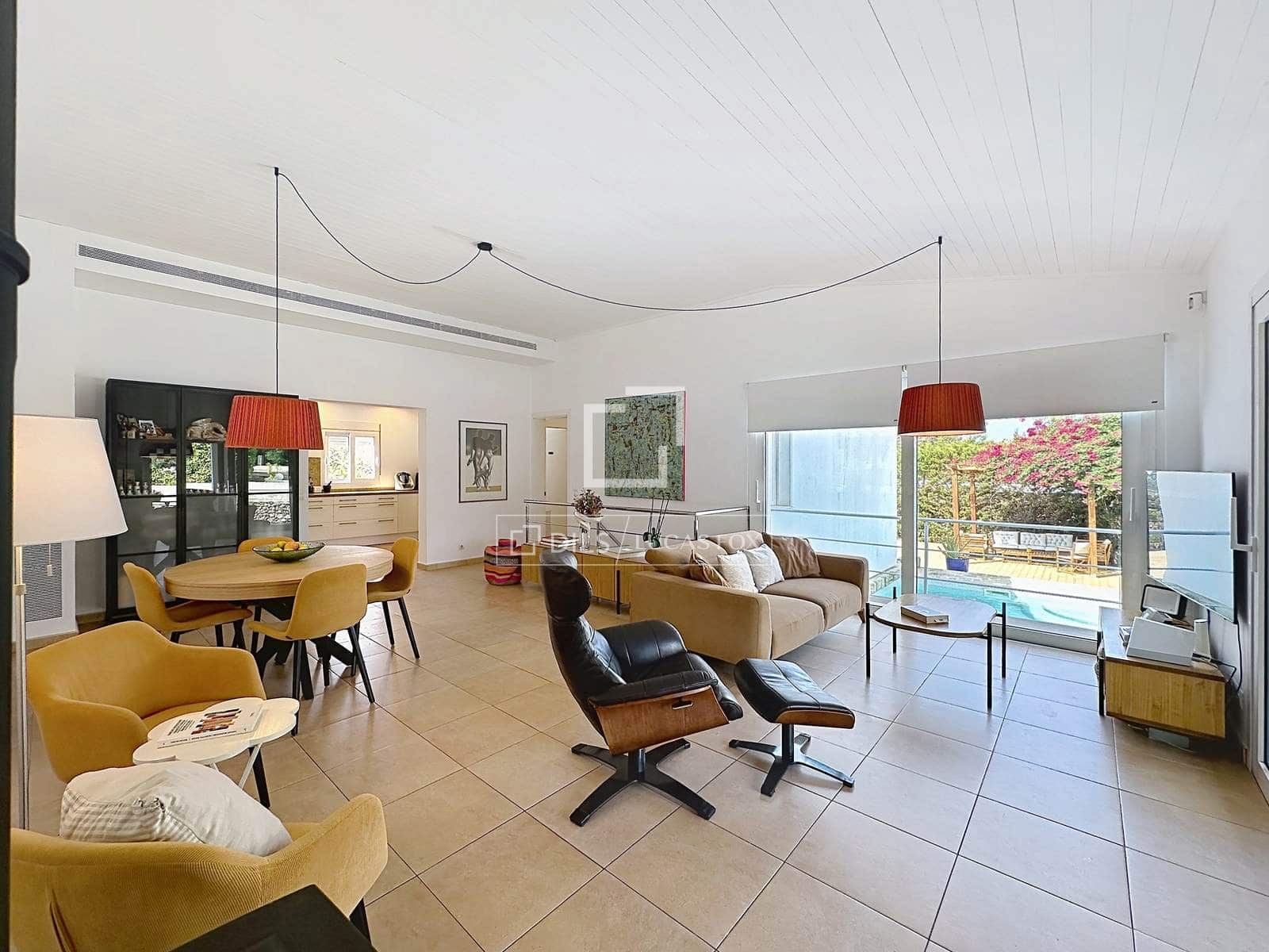 4 bedroom Villa for sale in Ciutadella de Menorca with pool garage - € 1,175,000 (Ref: 9983319)