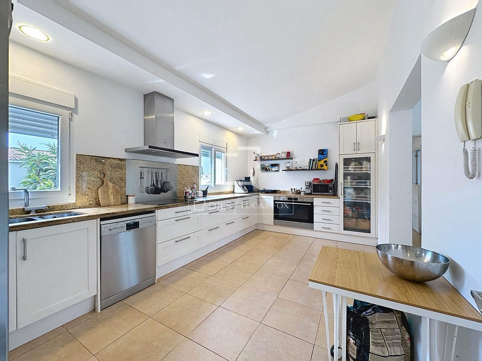 4 bedroom Villa for sale in Ciutadella de Menorca with pool garage - € 1,175,000 (Ref: 9983319)