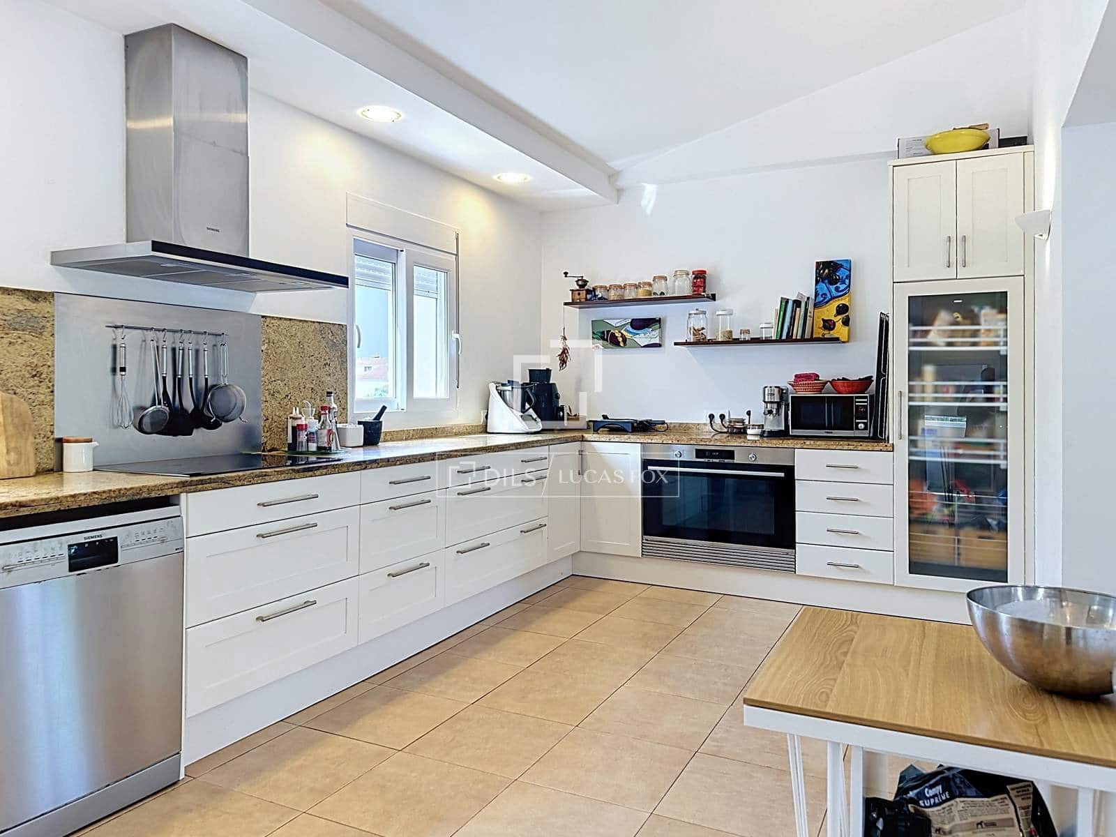 4 bedroom Villa for sale in Ciutadella de Menorca with pool garage - € 1,175,000 (Ref: 9983319)