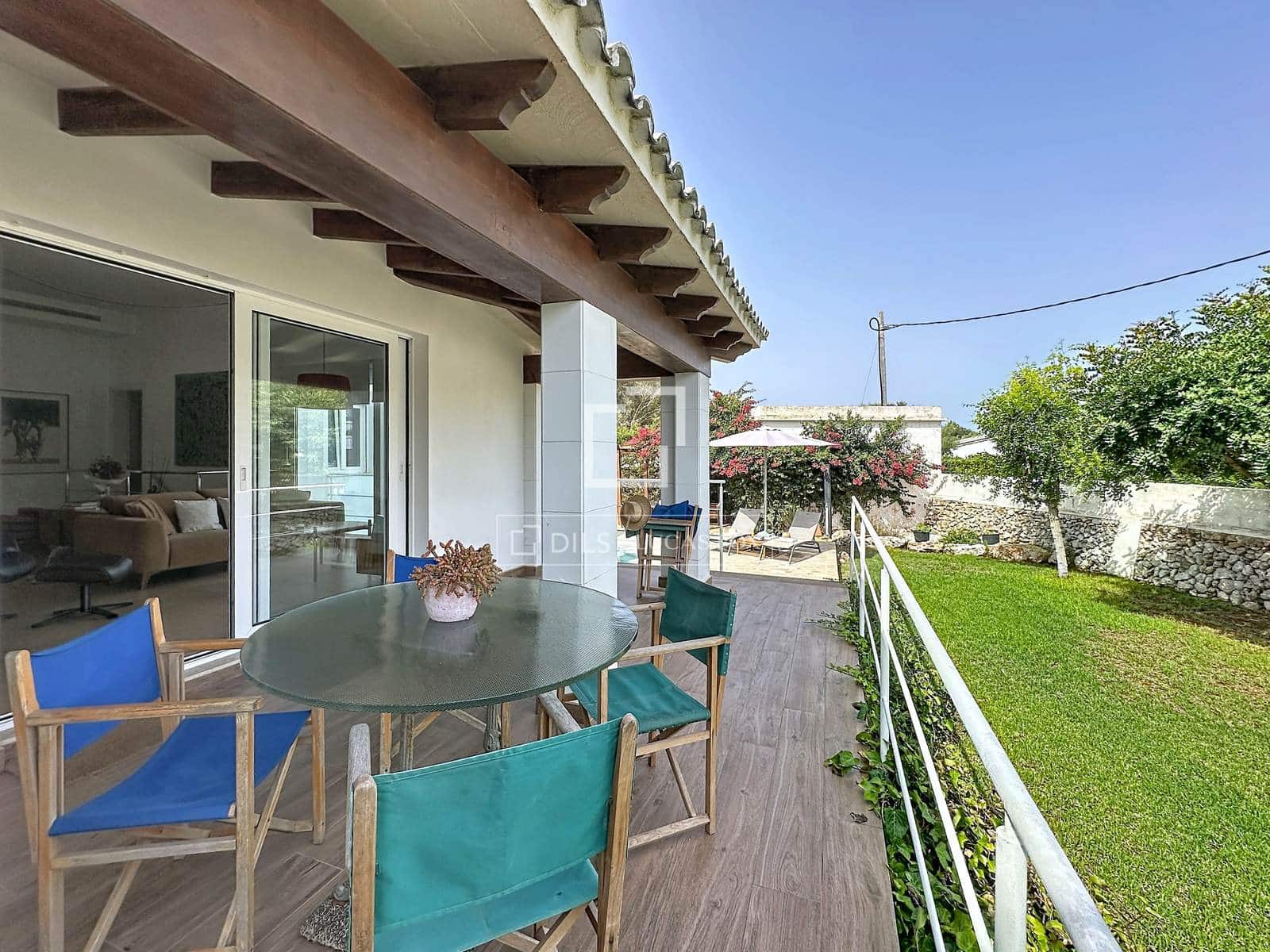 4 bedroom Villa for sale in Ciutadella de Menorca with pool garage - € 1,175,000 (Ref: 9983319)