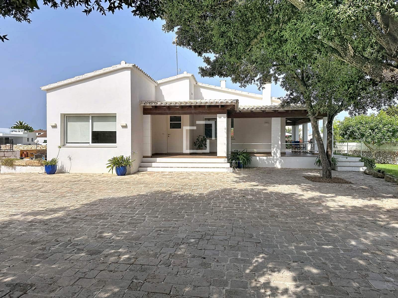 4 bedroom Villa for sale in Ciutadella de Menorca with pool garage - € 1,175,000 (Ref: 9983319)