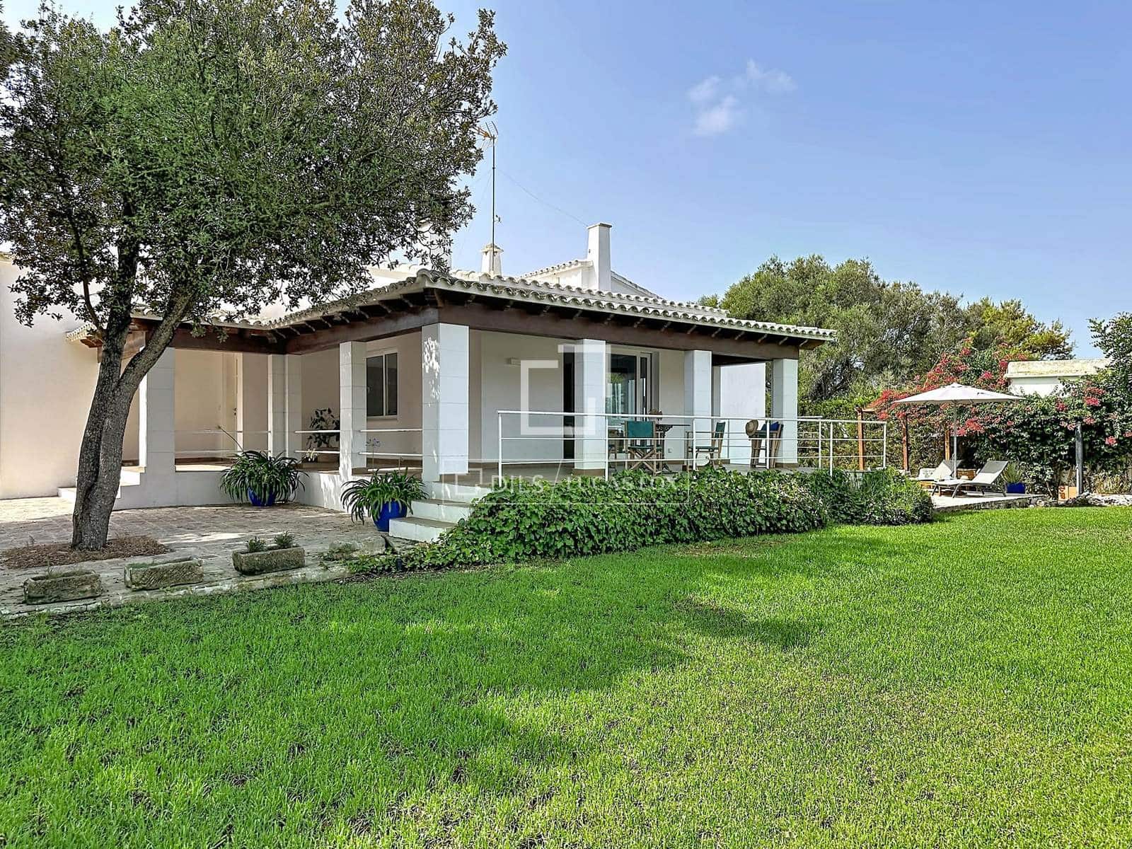 4 bedroom Villa for sale in Ciutadella de Menorca with pool garage - € 1,175,000 (Ref: 9983319)