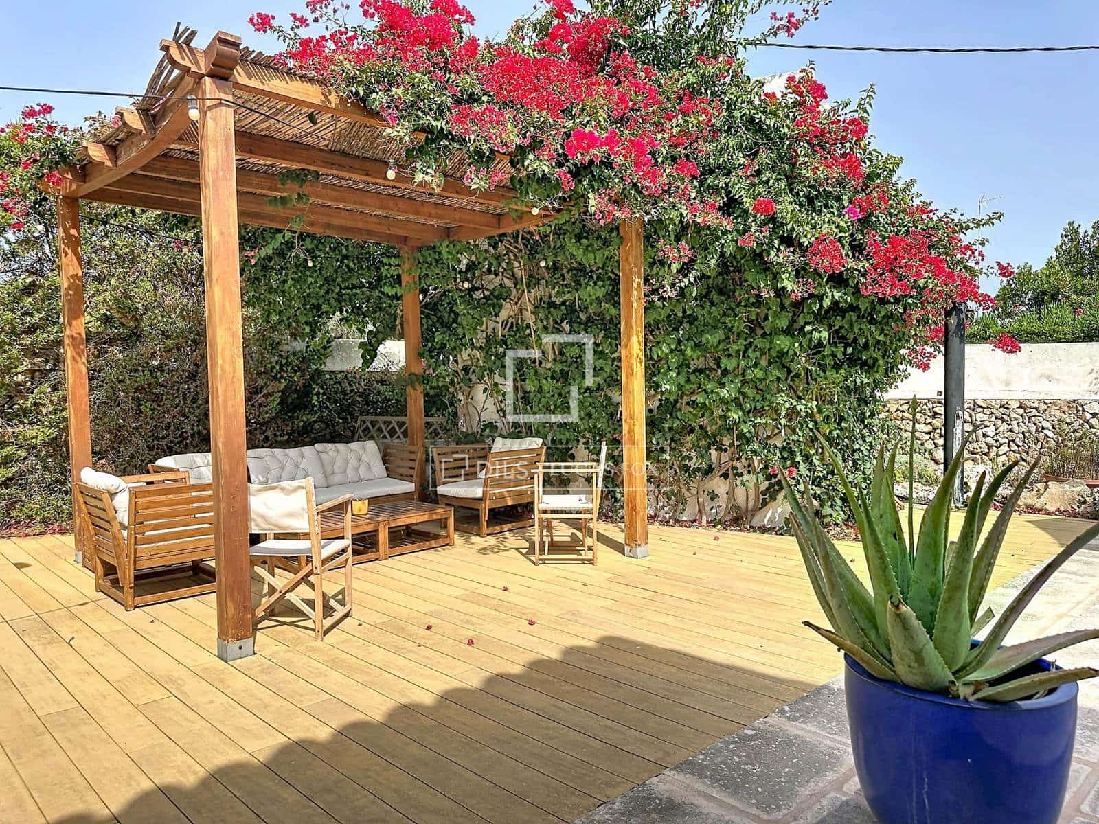 4 bedroom Villa for sale in Ciutadella de Menorca with pool garage - € 1,175,000 (Ref: 9983319)