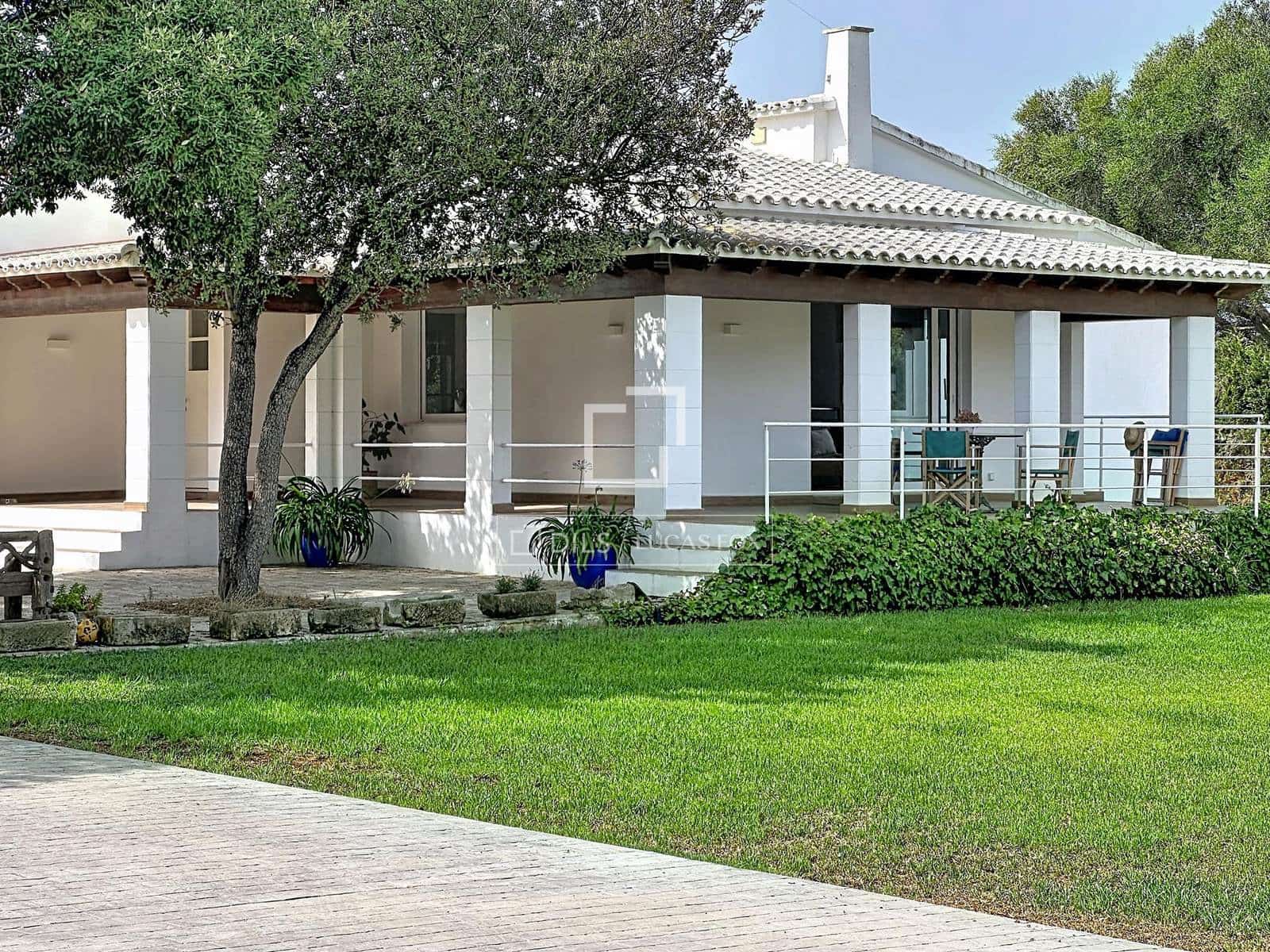 4 bedroom Villa for sale in Ciutadella de Menorca with pool garage - € 1,175,000 (Ref: 9983319)