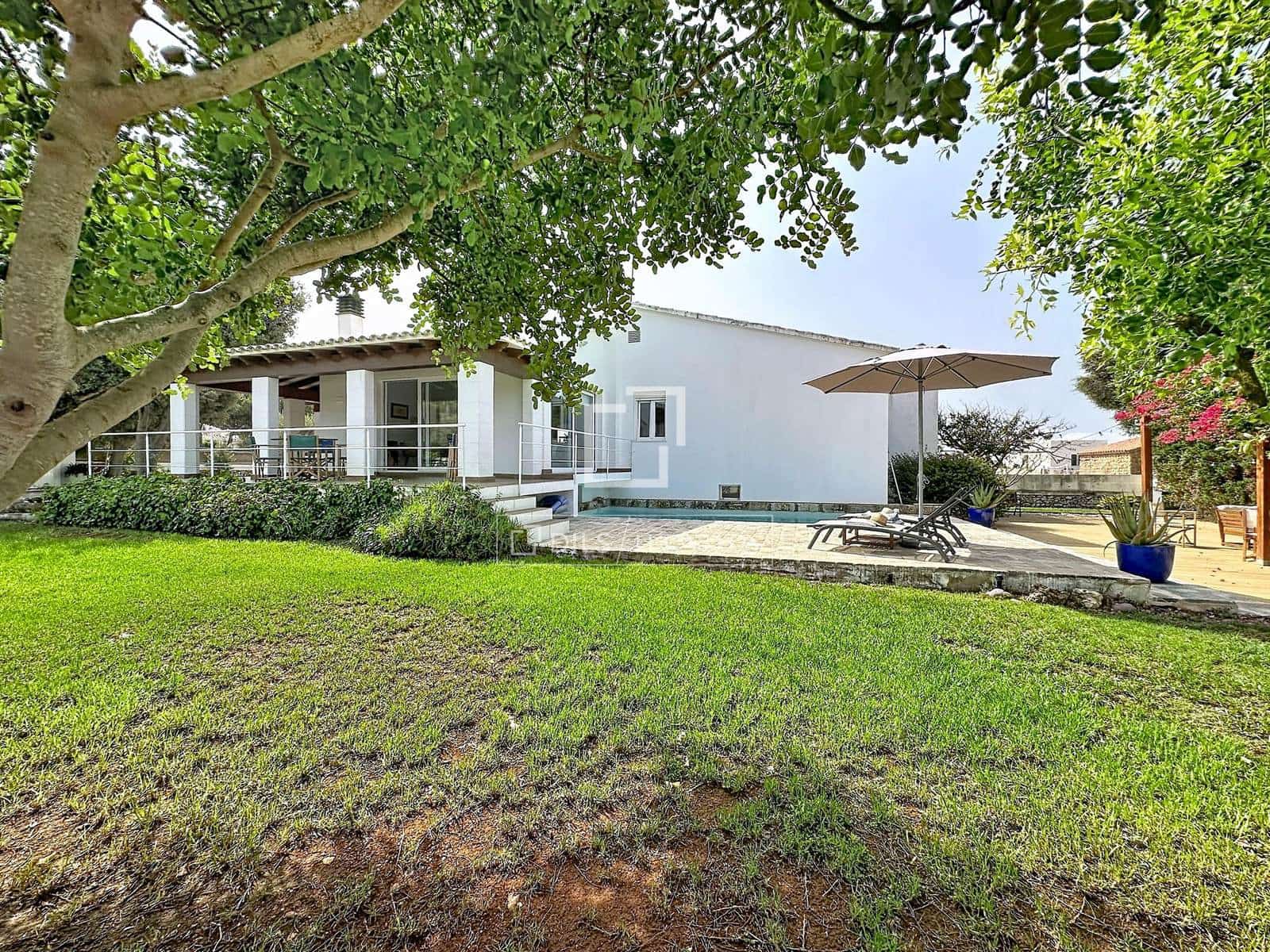 4 bedroom Villa for sale in Ciutadella de Menorca with pool garage - € 1,175,000 (Ref: 9983319)