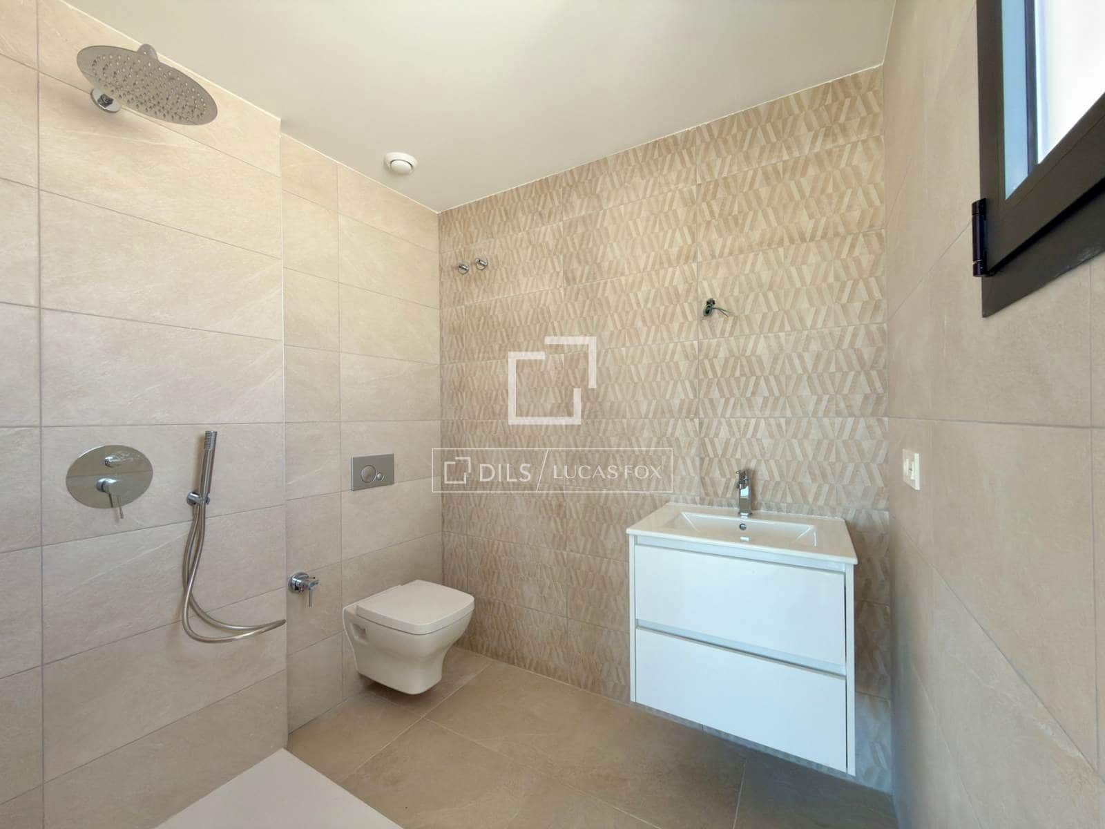 Chalet de 4 habitaciones en Gran Alacant en venta con piscina garaje - 660.000 € (Ref: 9984047)