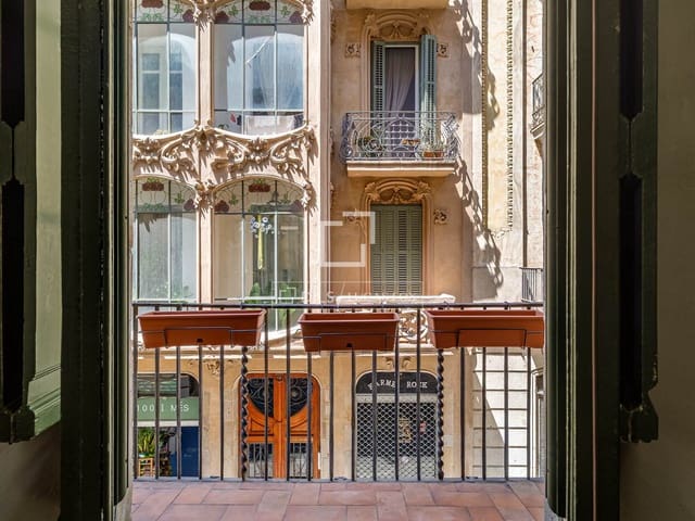 7 soveværelse Lejlighed til salg i Barcelona by - € 1.790.000 (Ref: 9984048)