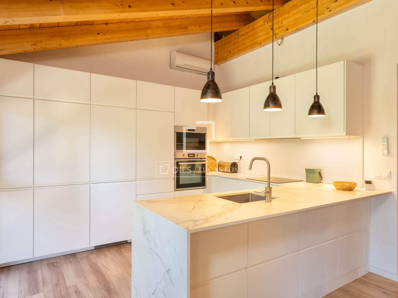 9 chambre Finca/Maison de Campagne à vendre à La Vall de Bianya avec piscine garage - 1 590 000 € (Ref: 9984052)