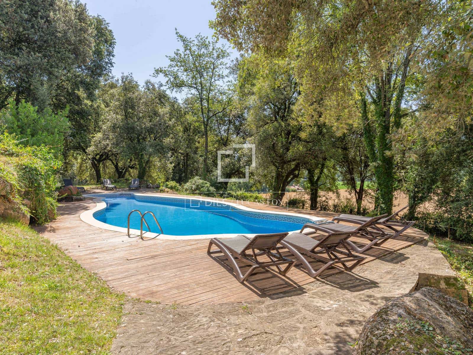 9 chambre Finca/Maison de Campagne à vendre à La Vall de Bianya avec piscine garage - 1 590 000 € (Ref: 9984052)