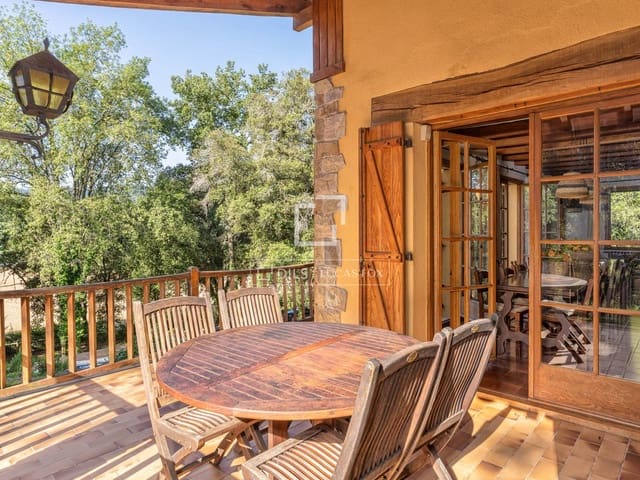 9 chambre Finca/Maison de Campagne à vendre à La Vall de Bianya avec piscine garage - 1 590 000 € (Ref: 9984052)