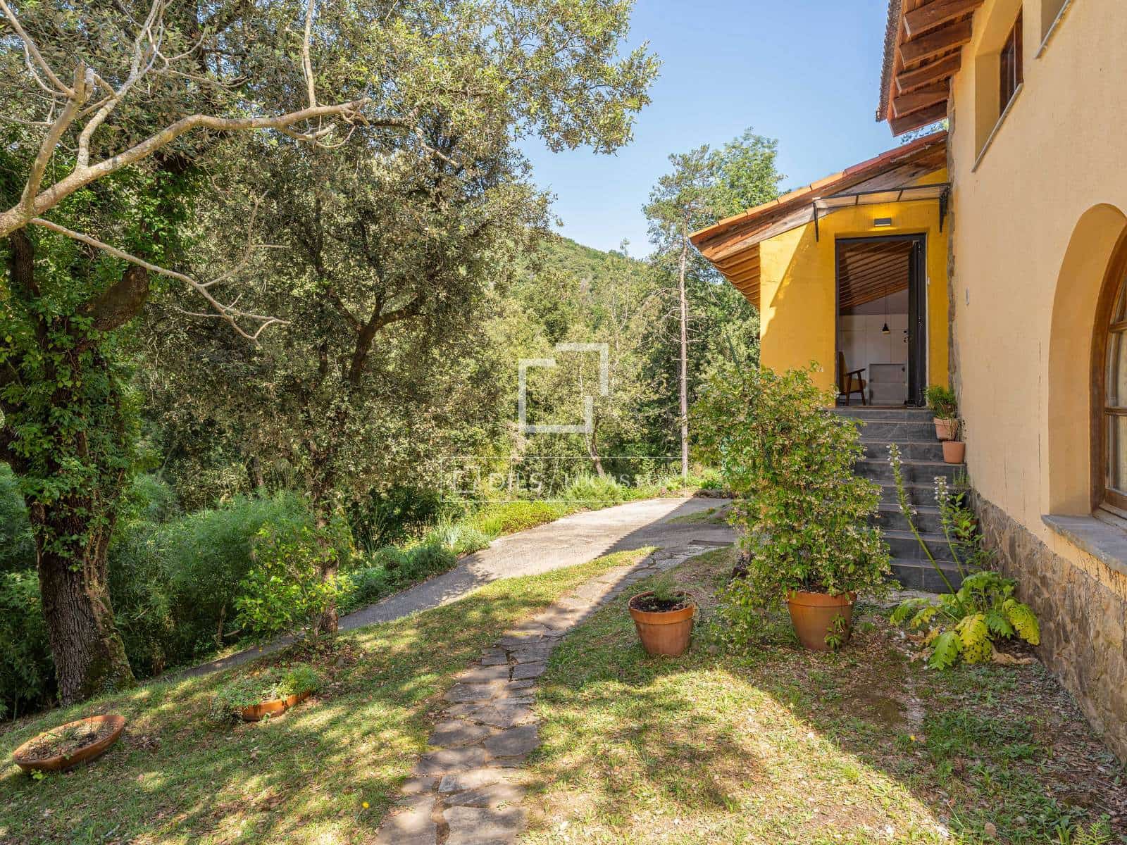 9 chambre Finca/Maison de Campagne à vendre à La Vall de Bianya avec piscine garage - 1 590 000 € (Ref: 9984052)