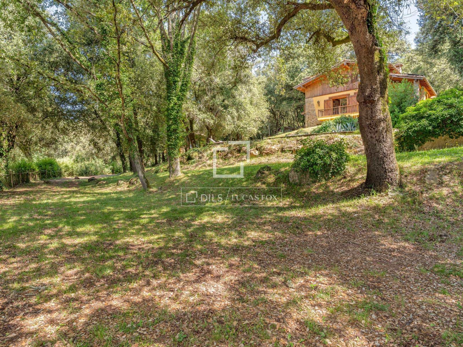 9 chambre Finca/Maison de Campagne à vendre à La Vall de Bianya avec piscine garage - 1 590 000 € (Ref: 9984052)