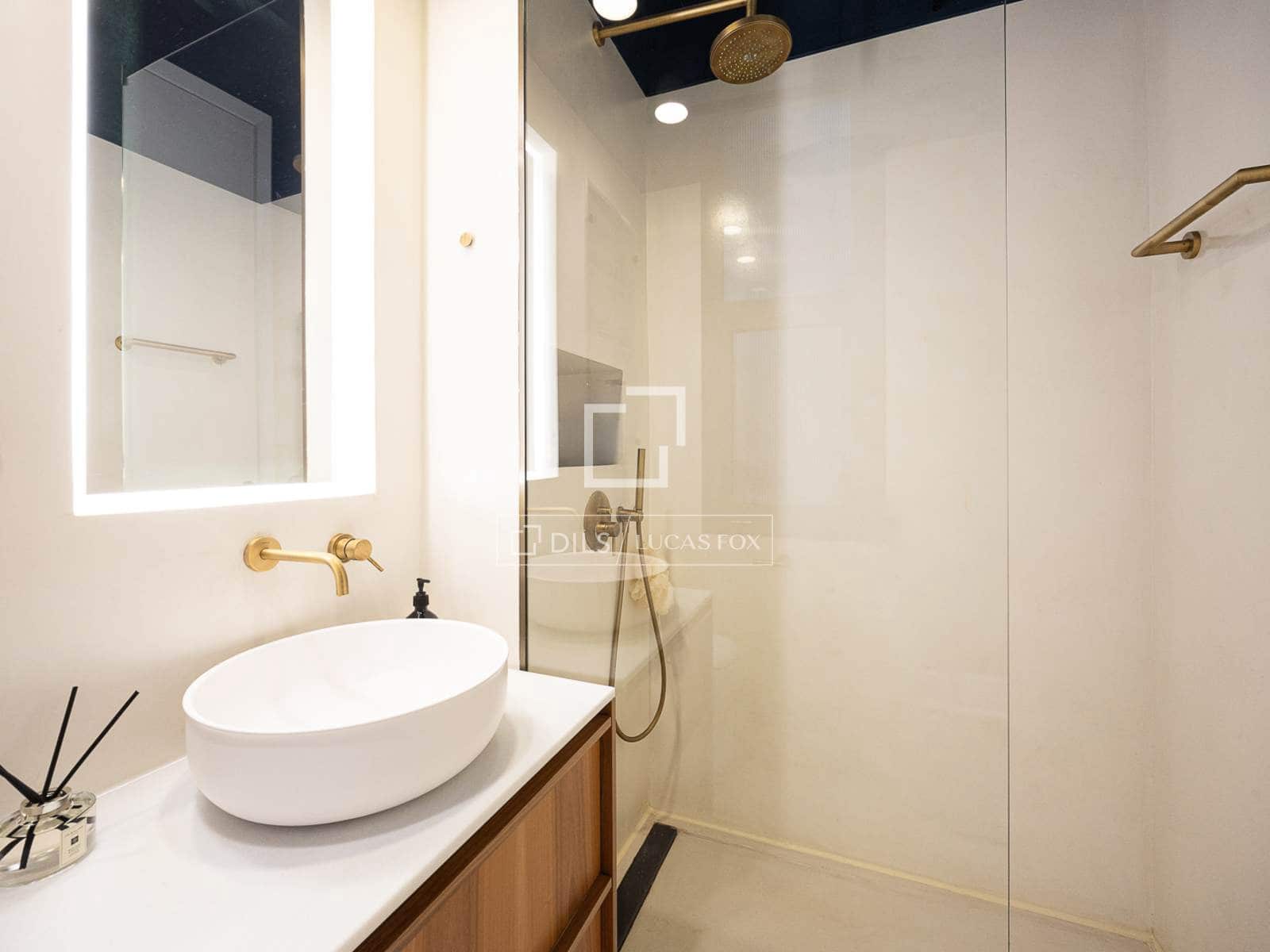2 soveværelse Lejlighed til salg i Barcelona by - € 895.000 (Ref: 9985643)