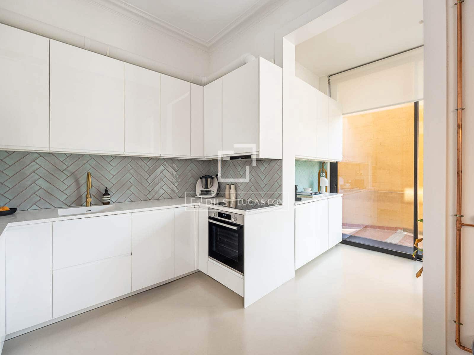 2 soveværelse Lejlighed til salg i Barcelona by - € 895.000 (Ref: 9985643)