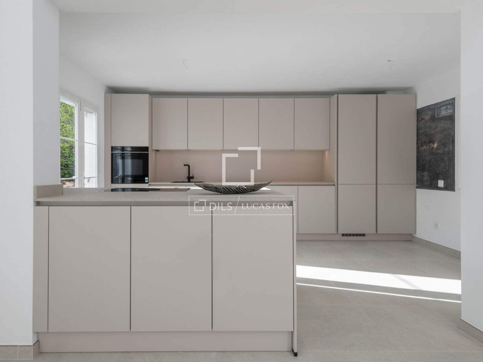5 soverom Villa til salgs i Santa Ponsa med svømmebasseng garasje - € 2 750 000 (Ref: 9985646)