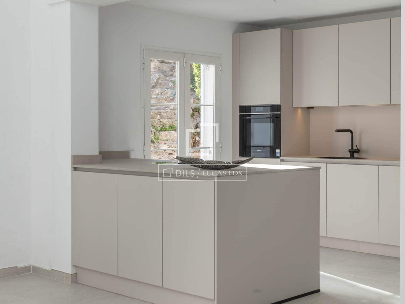 5 soverom Villa til salgs i Santa Ponsa med svømmebasseng garasje - € 2 750 000 (Ref: 9985646)