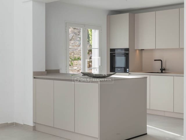 5 soverom Villa til salgs i Santa Ponsa, Calvià med svømmebasseng garasje - € 2 750 000 (Ref: 9985646)