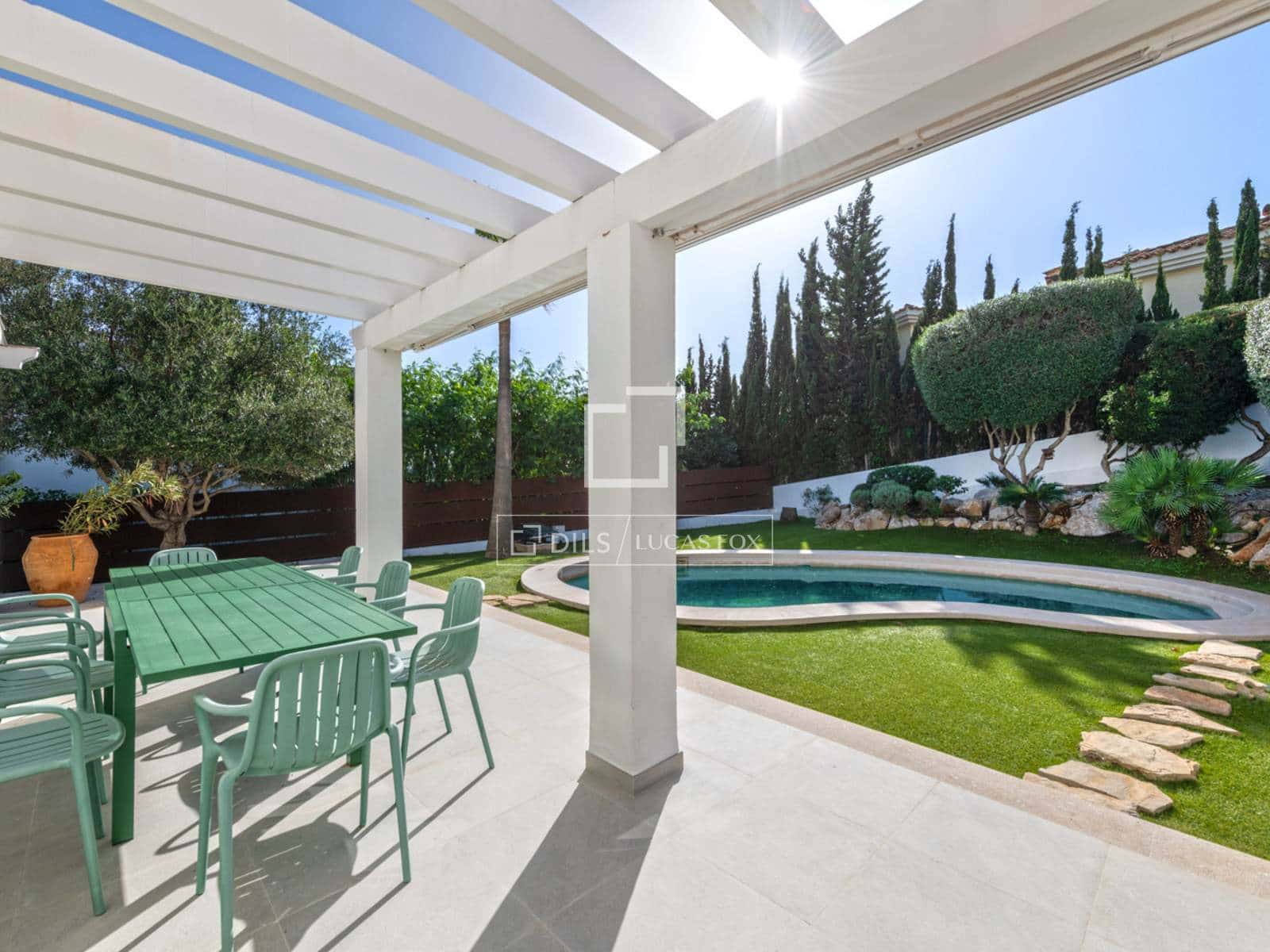 5 soverom Villa til salgs i Santa Ponsa med svømmebasseng garasje - € 2 750 000 (Ref: 9985646)
