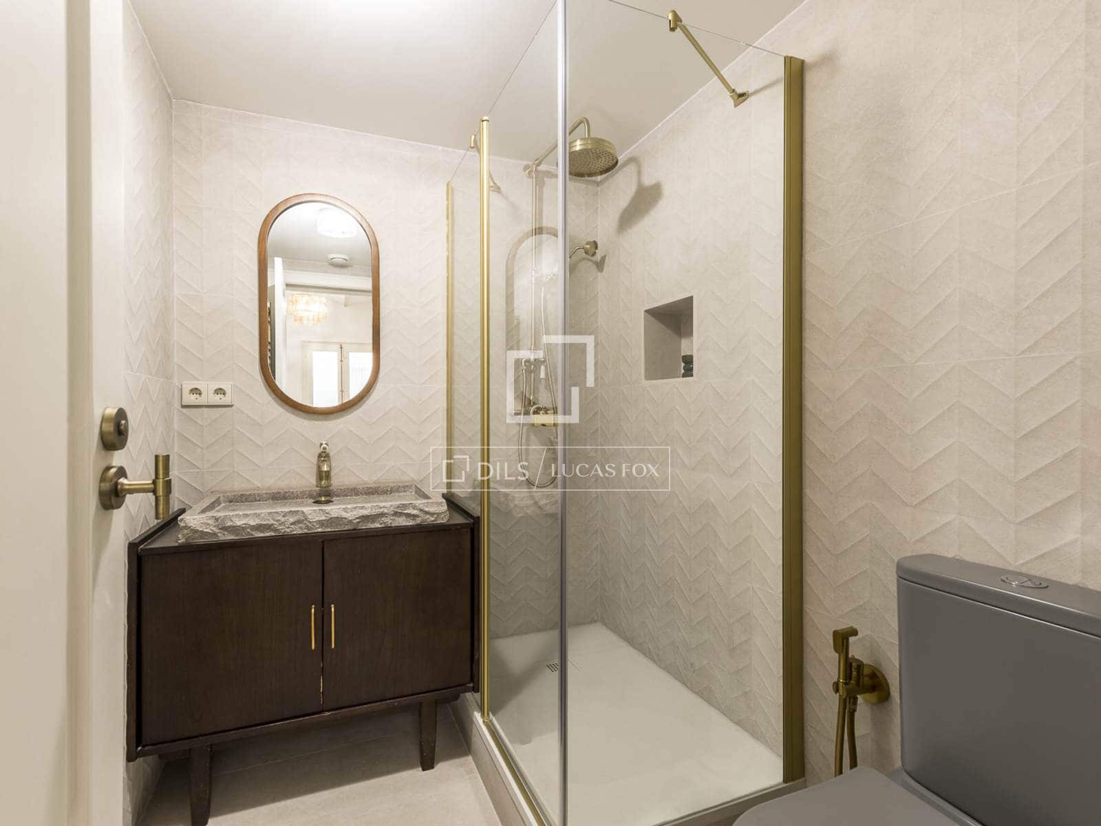 3 soveværelse Lejlighed til salg i Barcelona by - € 1.245.000 (Ref: 9985880)